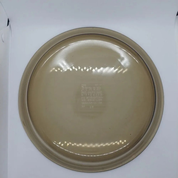 Pyrex-Corningware Amber Brown Pie Plate, 9in - Picture 3 of 3